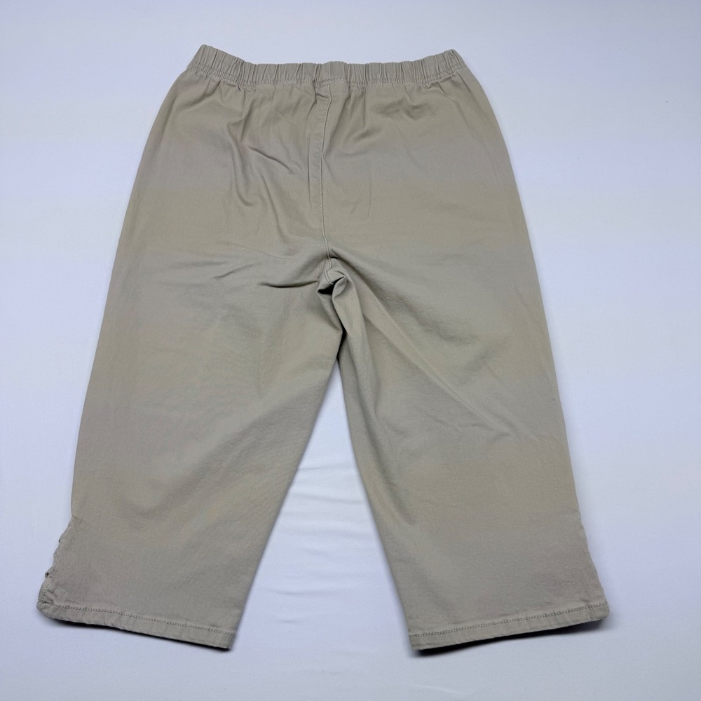 Croft & Barrow Womens Small Khaki Tan Elastic Waist Lattice Hem Capri Crop Pants - Picture 2 of 9